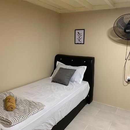 Euc Room Stay Tuaran Eksteriør billede