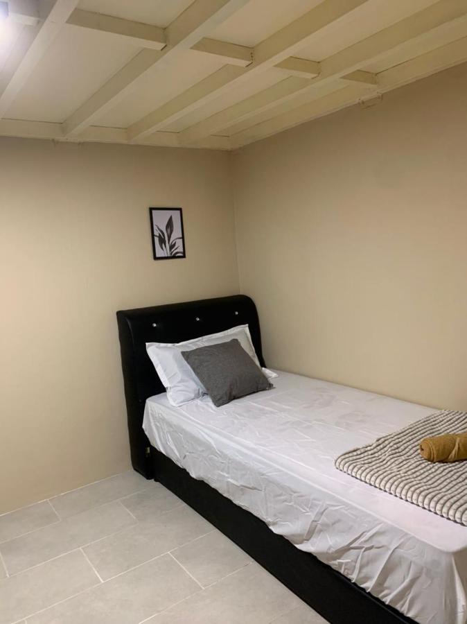Euc Room Stay Tuaran Eksteriør billede